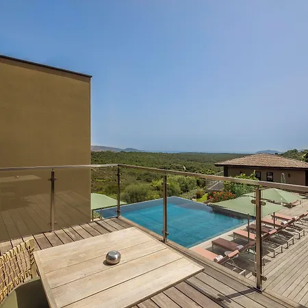 Hotel Version Maquis Santa Manza 4*