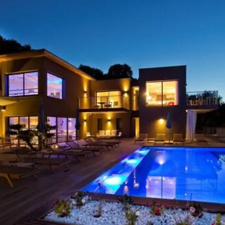 Hotel Version Maquis Santa Manza